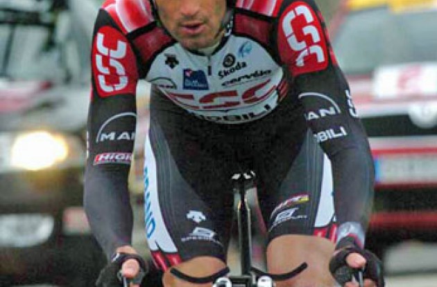 Bobby Julich (Team CSC) on his way to victory. Photo copyright Fotoreporter Sirotti.