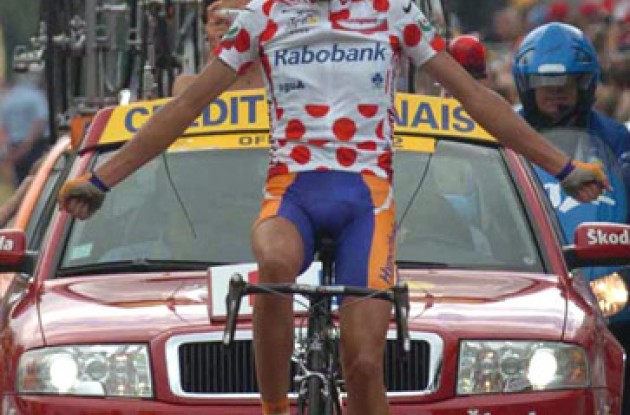Michael Rasmussen (Rabobank) takes the stage win. Photo copyright Fotoreporter Sirotti.