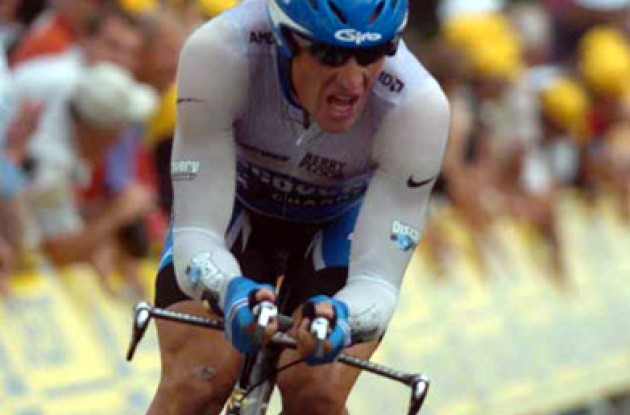 Lance Armstrong. Photo copyright Fotoreporter Sirotti.