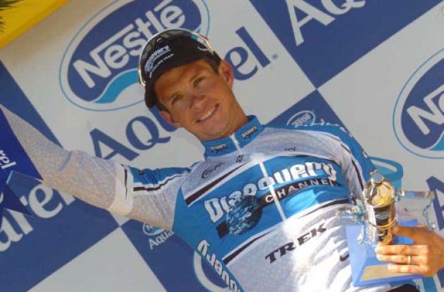 Savoldelli on the podium in France - Not Italy for a change. Photo copyright Fotoreporter Sirotti.