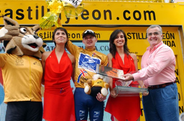 Another day in gold for Landis. Photo copyright Unipublic.
