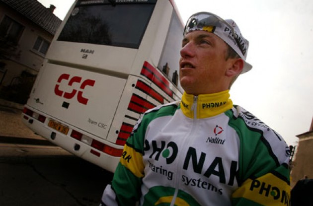 Tyler Hamilton is looking forward to this year's Tour de France. Here's your chance to get a Phonak jersey and Roadcycling.com cap - both items signed by Tyler Hamilton himself. Photo copyright Lars Ronbog.