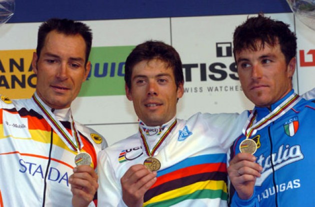 The podium in Verona, Italy. From left to right: Erik Zabel (2nd - Germany), Oscar Freire (1st - Spain), and Luca Paolini (3rd - Italy). Photo copyright Fotoreporter Sirotti.