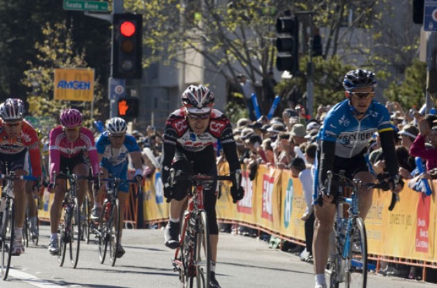 Dave Zabriskie and Paolo Savoldelli cross the finish line in Santa Rosa, CA, USA. Photo copyright Roadcycling.com.