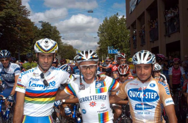 Three of the world's four best riders: Astarloa, Rebellin and Bettini at the start in Zurich. Don't worry Tyler - We haven't forgotten about you. Photo copyright Fotoreporter Sirotti.