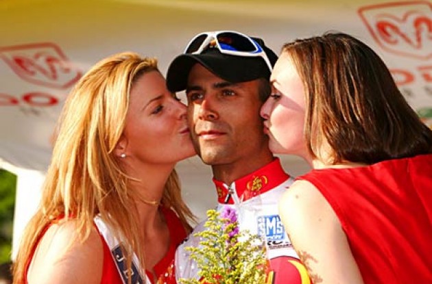 Sweet kisses for Brooks. Photo copyright Ben Ross/Roadcycling.com.