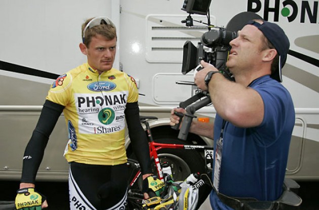 Floyd Landis (Phonak - iShares) filming commercial. Photo copyright Ben Ross/Roadcycling.com/www.benrossphotography.com.