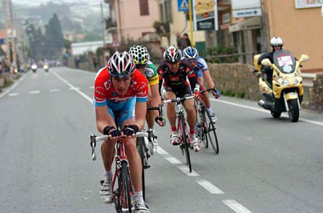Schleck leads the breakaway. Photo copyright Roadcycling.com.