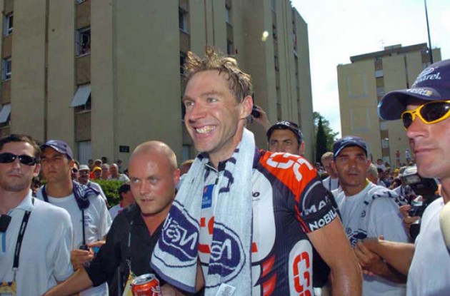 Jens Voigt (Team CSC) - a happy stage winner. Photo copyright Fotoreporter Sirotti.