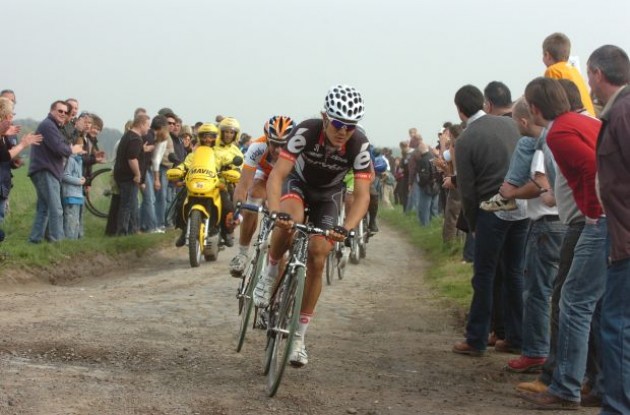 Heinrich Haussler (Cervelo TestTeam) is out of the 2010 Paris-Roubaix and 2010 Tour of Flanders. Photo copyright Fotoreporter Sirotti.
