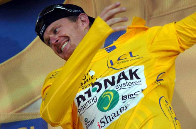 Floyd Landis is now in yellow before tomorrow's time trial. Photo copyright Fotoreporter Sirotti.