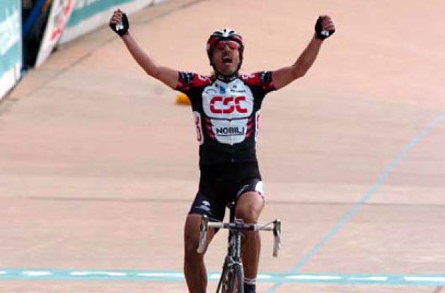 Fabian Cancellara (Team CSC) takes the win in Roubaix. Photo copyright Fotoreporter Sirotti.