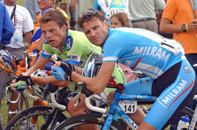 Petacchi and Di Luca chats. Photo copyright Roadcycling.com.