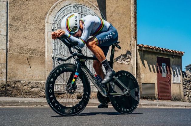 Filippo Ganna shows off special Bioracer kit design for UCI Hour