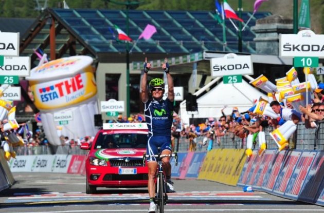 Vasil Kiryienka wins stage 20 of the 2011 Giro d'Italia and dedicates his victory to Xavier Tondo. Photo Fotoreporter Sirotti.