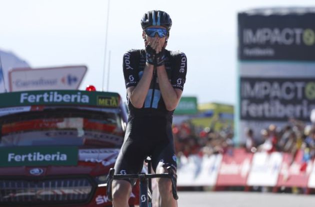 Thymen Arensman wins stage 15 of Vuelta 2022