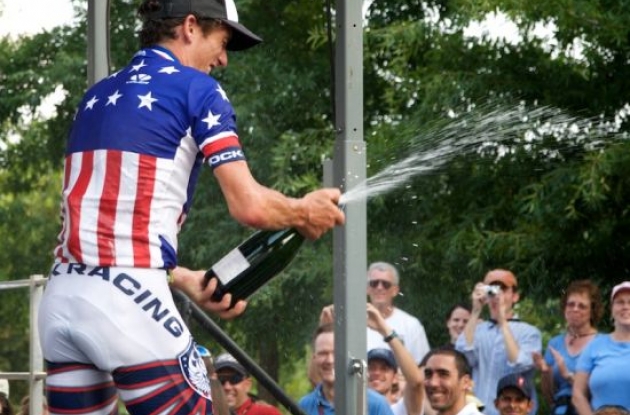 Tyler Hamilton on the podium in his new stars and stripes jersey. Photo copyright <A HREF="http://pa.photoshelter.com/usr-show/U0000yEwV90OAoAE" TARGET="_BLANK">Ben Ross</A>.