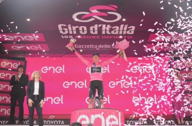 Andreas Leknessund on the Giro d'Italia podium