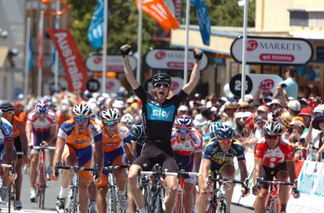 Ben Swift (Team Sky) wins stage 2 of the 2011 Santos Tour Down Under. Photo Fotoreporter Sirotti.