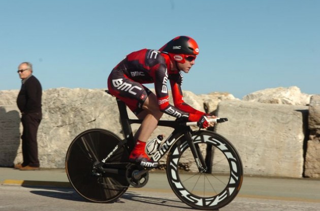 Cadel Evans gives it all he's got on the time trial bike for Team BMC Racing. Photo Fotoreporter Sirotti.