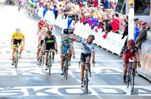 Alberto Contador thought he had won. Photo Fotoreporter Sirotti.
