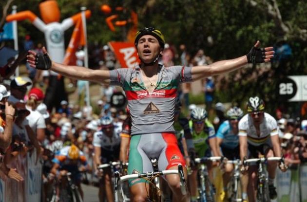 Cardoso wins! Photo copyright Fotoreporter Sirotti.