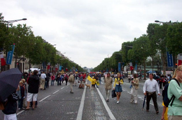 Champs Elysses a few hours before the peloton arrived. Photo copyright Roadcycling.com.
