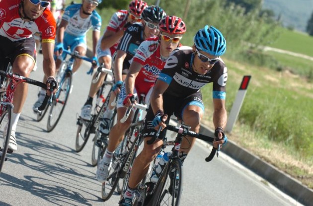 Christophe Le Mevel chases the maglia rosa in the 2011 Giro d'Italia. Photo Fotoreporter Sirotti.