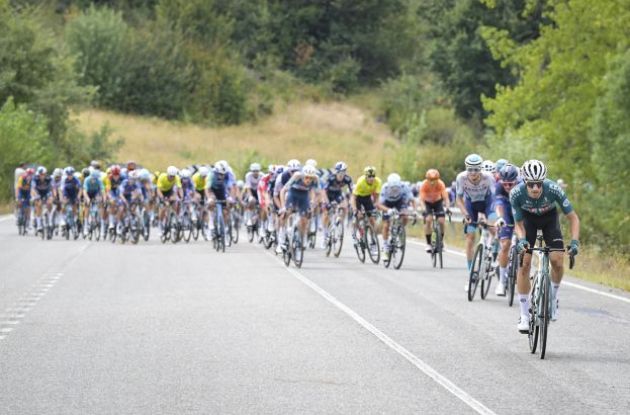 Cyclists attacking