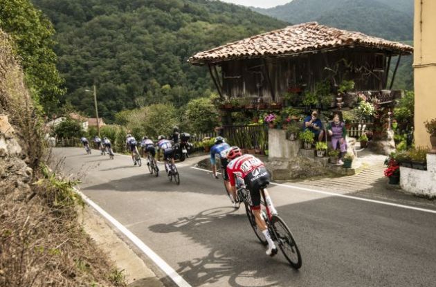 Cyclists descending from the mountain