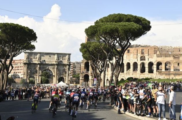 Giro d'Italia cyclists riding through Rome