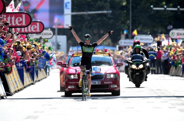 Team Sky's Edvald Boasson Hagen wins stage 17 of the Tour de France 2011. Photo Fotoreporter Sirotti.