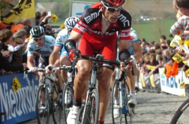 Road cycling legend George Hincapie (Team BMC Racing) showed impressive form today and is ready for the 2011 Paris-Roubaix next Sunday. Photo Fotoreporter Sirotti.
