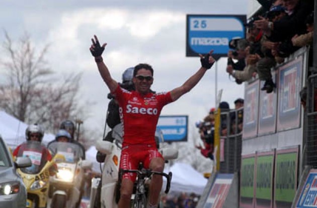 Look who's back! Simoni makes it clear who's the man to watch in this year's Giro d'Italia