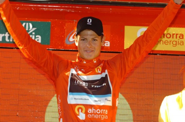 Jacob Fuglsang - the proud Vuelta leader on the podium in Benidorm. Photo Fotoreporter Sirotti.