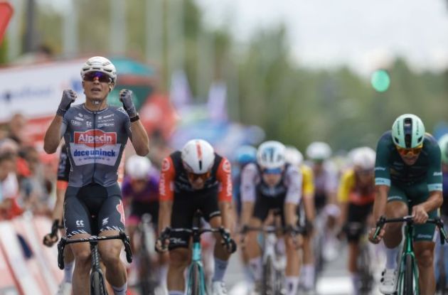 | Unipublic Jasper Philipsen crosses the finish line as winner of stage 19 of Vuelta a Espana