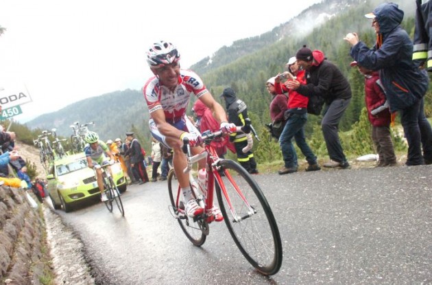 Joaquin Rodriguez climbs followed by Voncenzo Nibali. Photo Fotoreporter Sirotti.