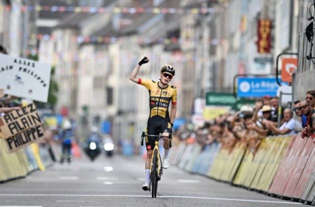 Jonas Vingegaard wins stage 5 at Criterium du Dauphine 2023
