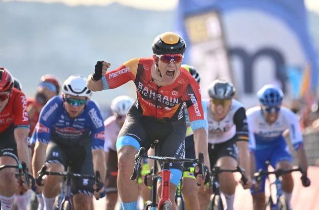 Jonathan Milan wins stage 2 at Giro d'Italia 2023