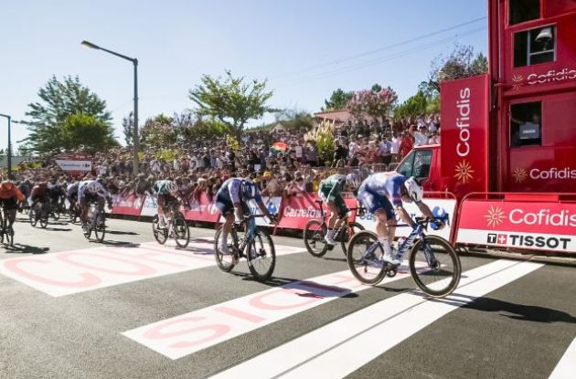 Kaden Groves wins stage 2 of Vuelta a Espana 2024 ahead of Wout van Aert