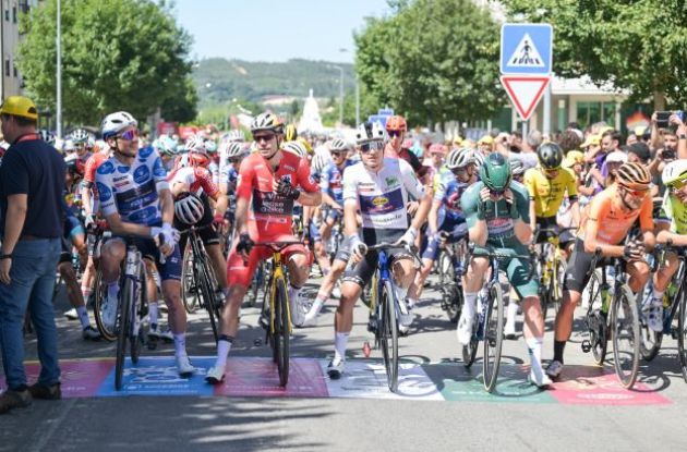 Cyclists at the start of stage 3 of La Vuelta 2024