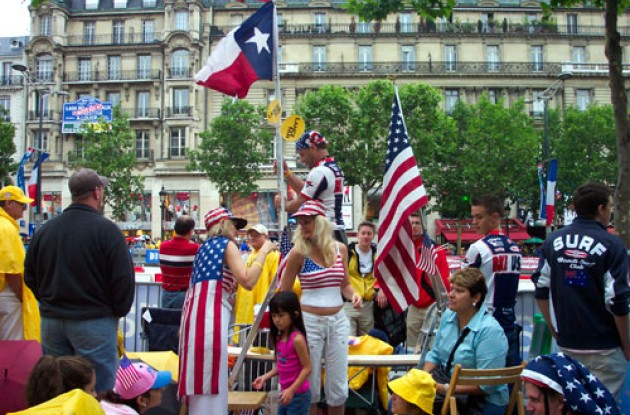 Americans on Champs-Elysses. Photo copyright Roadcycling.com.
