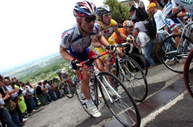 Levi Leipheimer - is he the new team captain after Contador - or will Contador still be able to deliver top performances in the 2008 Giro d'Italia? Stay tuned to Roadcycling.com to find out!