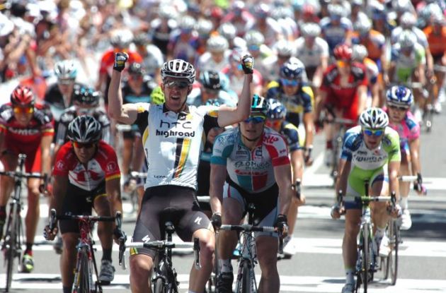 Matthew Goss wins stage 1 of Tour Down Under 2011. Photo Fotoreporter Sirotti.