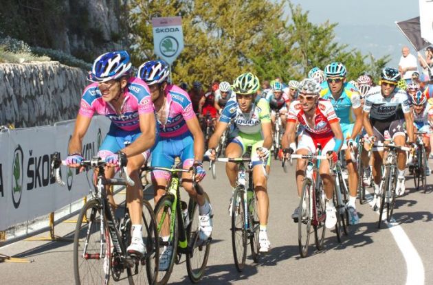 Nibali, Garzelli and Contador battle against the final climb of today's stage 7 of the Giro d'Italia 2011. Photo Fotoreporter Sirotti.
