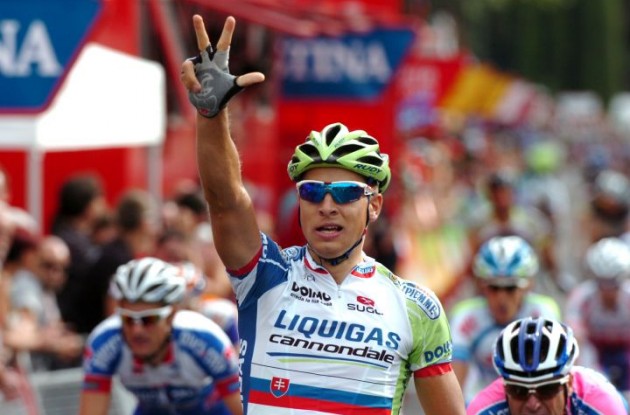 Peter Sagan takes the victory for Team Liquigas-Cannondale in the final stage of the Vuelta a Espana 2011. Photo Fotoreporter Sirotti.