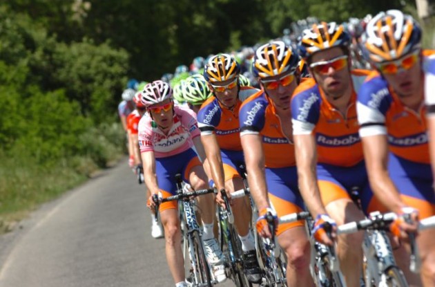 The Giro d'Italia peloton lead by Team Rabobank. Photo Fotoreporter Sirotti.