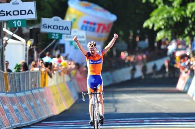 Pieter Weening wins stage 5 of the Giro d'Italia 2011. Photo Fotoreporter Sirotti.