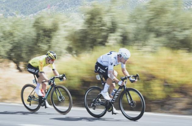 Two cyclists in breakaway