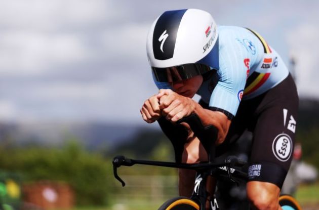 Remco Evenepoel in aerodynamic position on his Specialized time trial bike